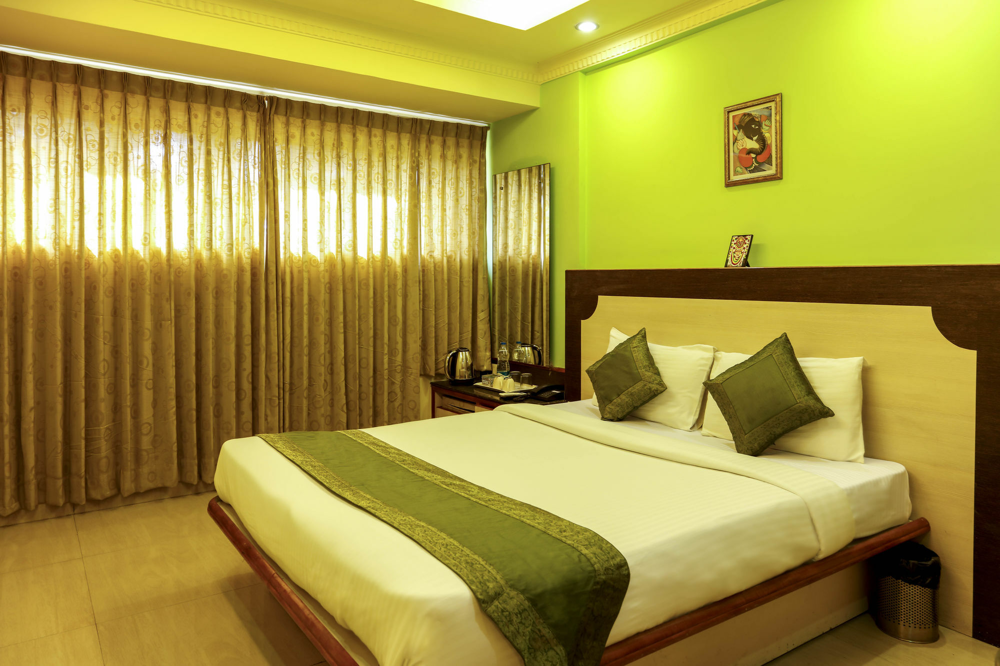 Treebo Trip Grand Regency Hotell Bangalore Exteriör bild