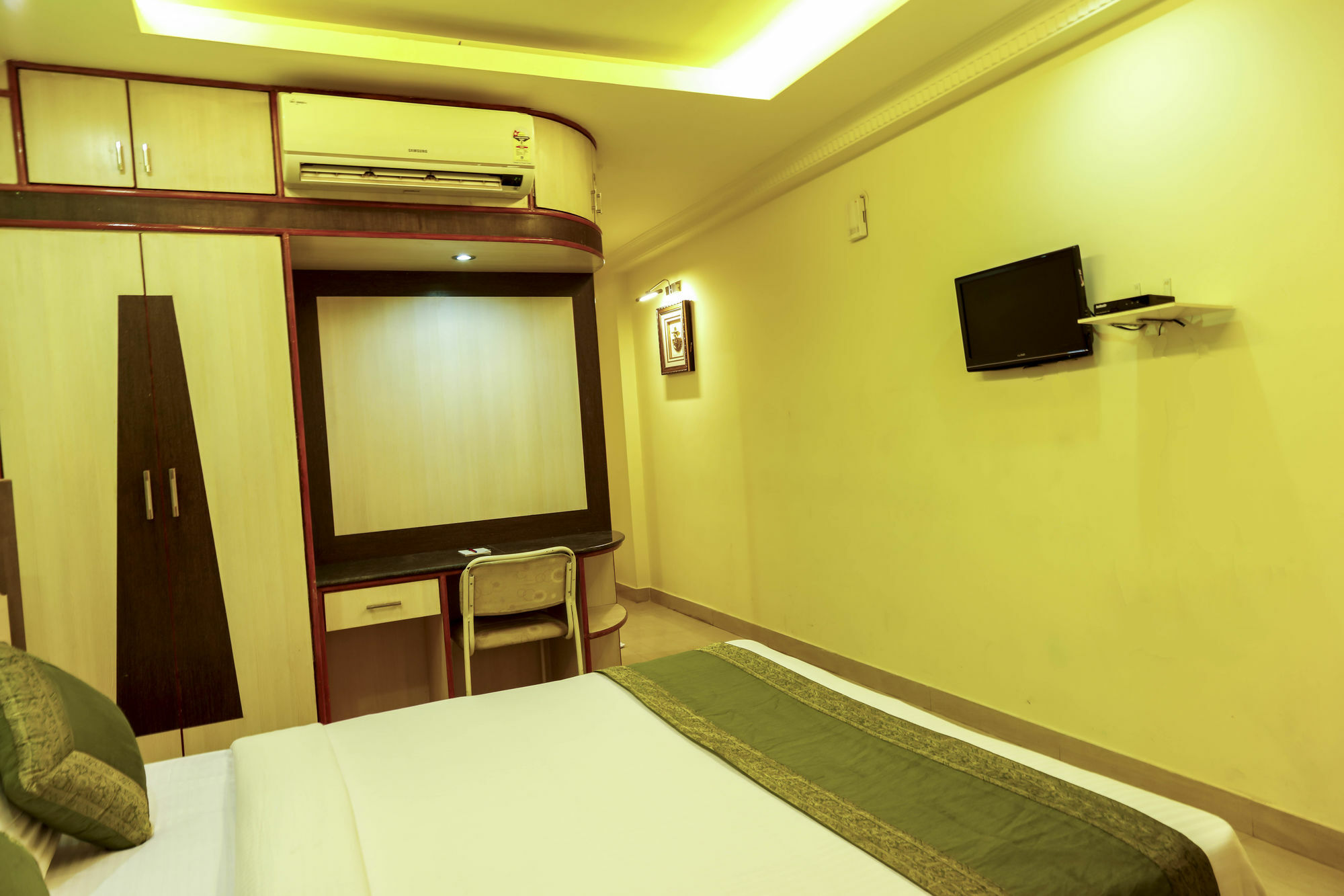 Treebo Trip Grand Regency Hotell Bangalore Exteriör bild