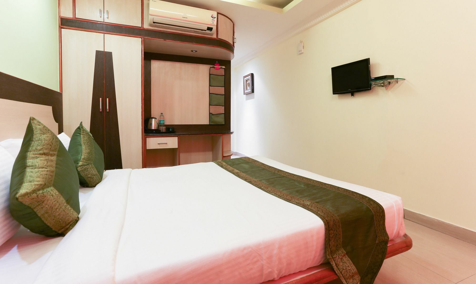 Treebo Trip Grand Regency Hotell Bangalore Exteriör bild