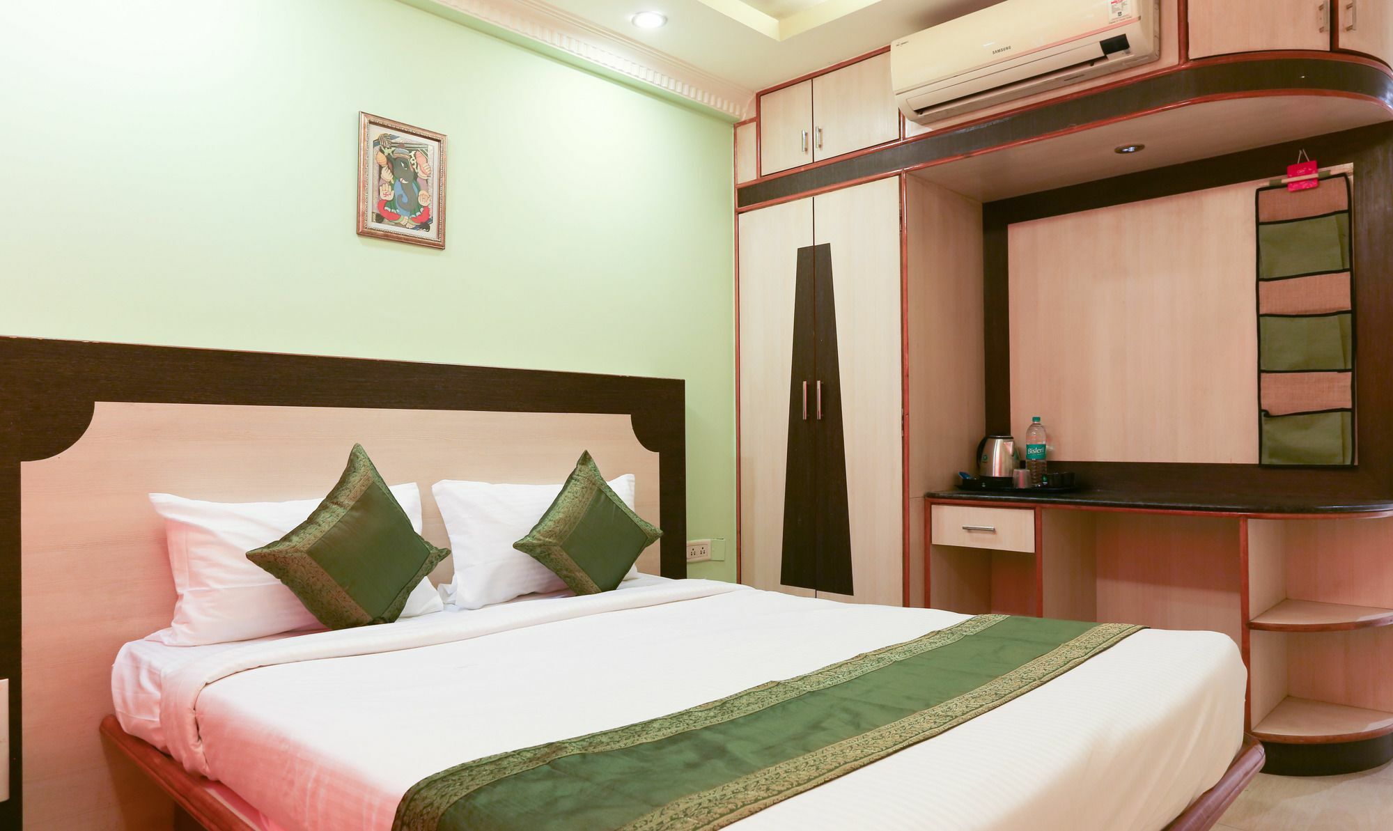 Treebo Trip Grand Regency Hotell Bangalore Exteriör bild