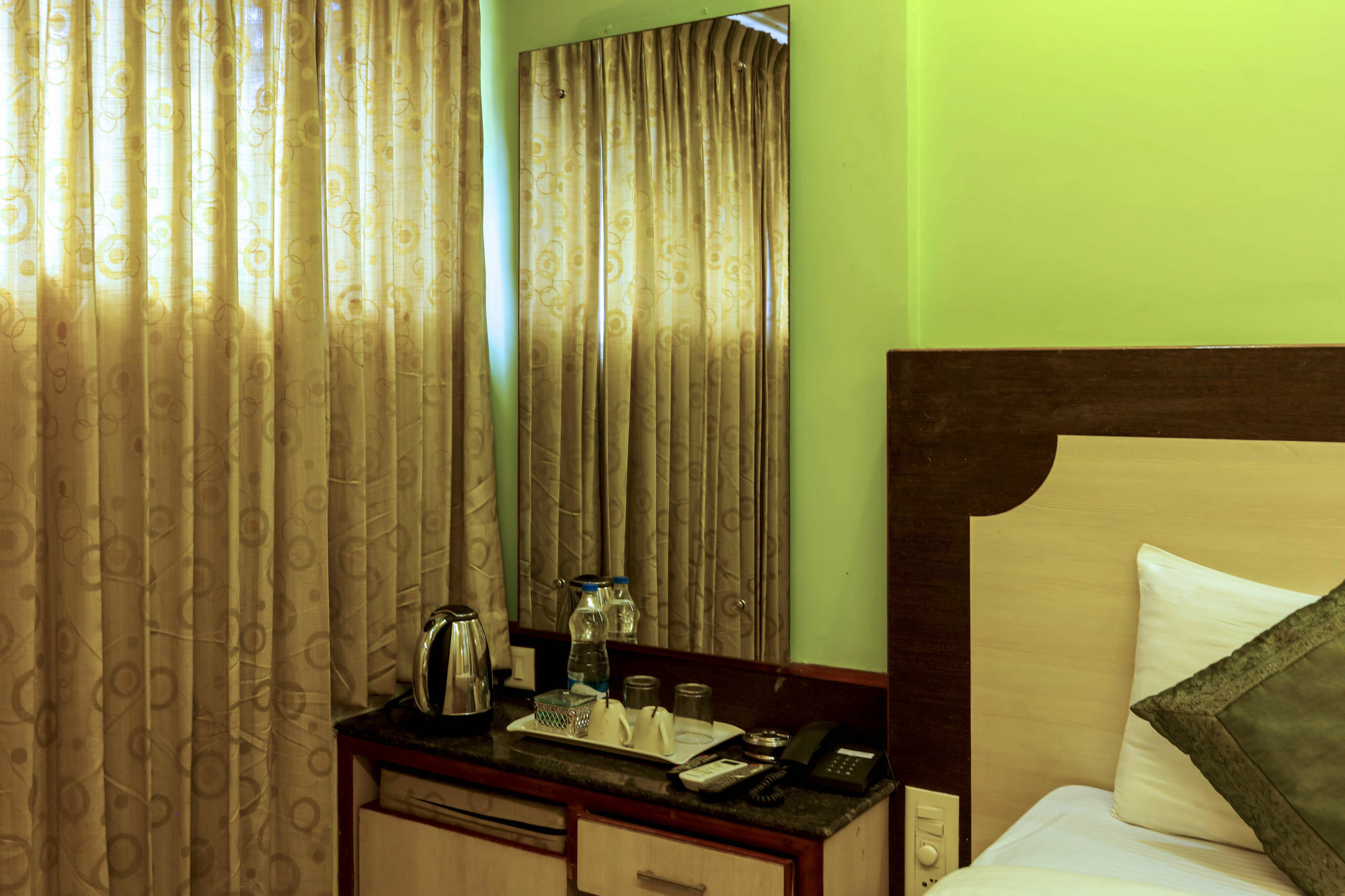 Treebo Trip Grand Regency Hotell Bangalore Exteriör bild