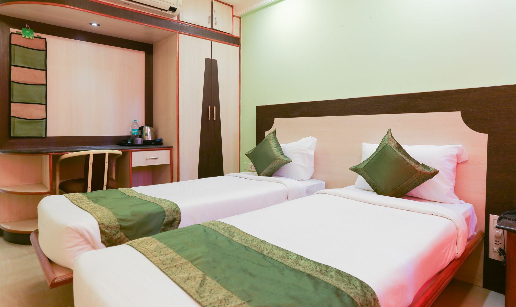 Treebo Trip Grand Regency Hotell Bangalore Exteriör bild
