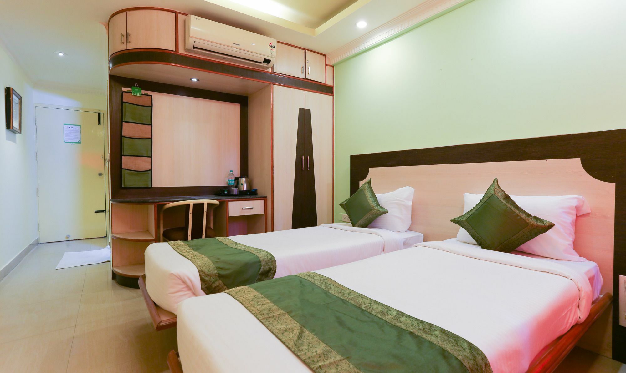Treebo Trip Grand Regency Hotell Bangalore Exteriör bild